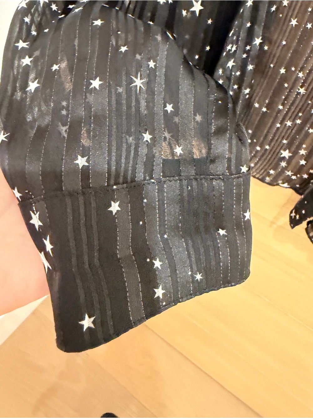 Gorgeous Black Star-Print blouse with subtle sparkling thread- like new